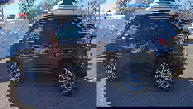 Used 2022 Jeep Compass Latitude w/ Sun and Sound Group image 5