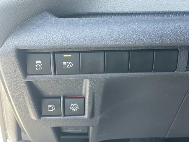 Used 2022 Toyota Sienna XLE w/ XLE Plus Package FWD image 19