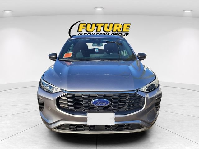 Certified 2024 Ford Escape ST-Line w/ Tech Pack #1 AWD/4WD image 2