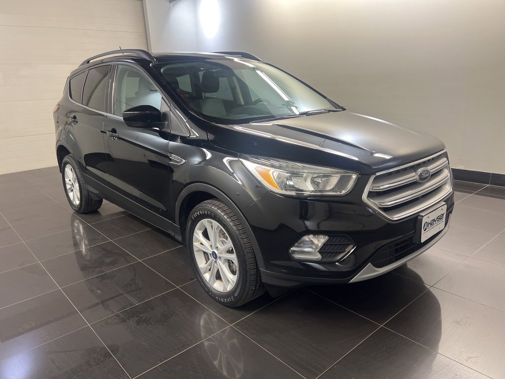Certified 2018 Ford Escape SE w/ SE Sync 3 Package image 1