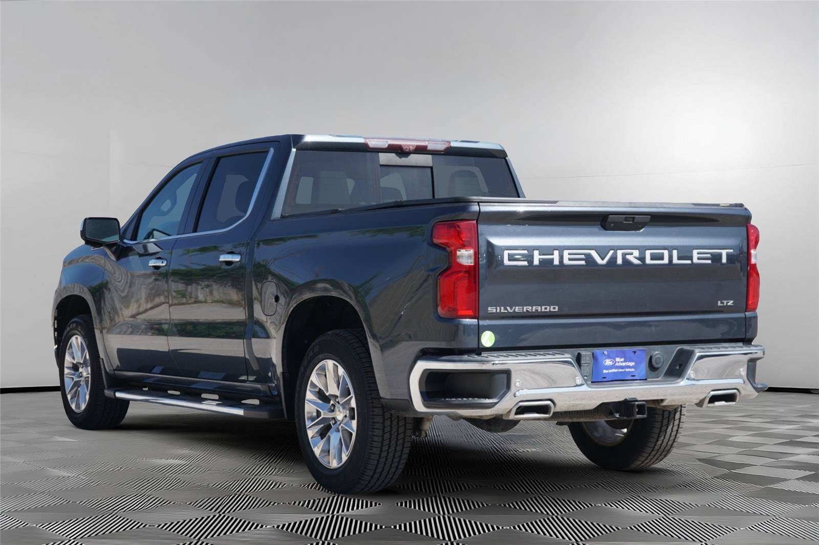 Used 2020 Chevrolet Silverado 1500 LTZ w/ LTZ Premium Package AWD/4WD image 6