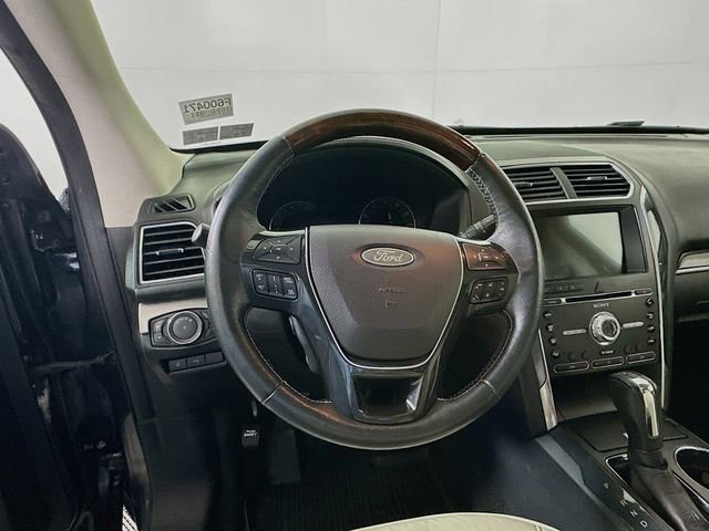 Certified 2017 Ford Explorer Platinum image 14