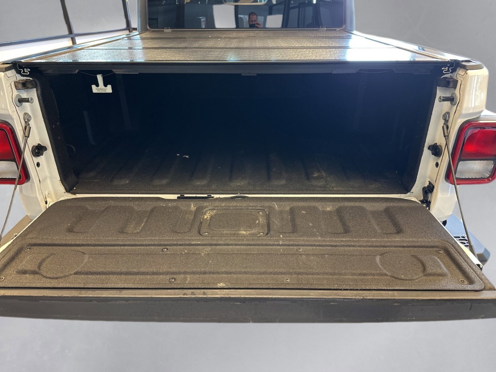 Used 2022 Jeep Gladiator Rubicon w/ Cold Weather Group image 24