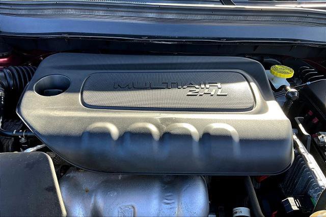 Used 2021 Jeep Cherokee Latitude Plus w/ Sun & Sound Group image 37