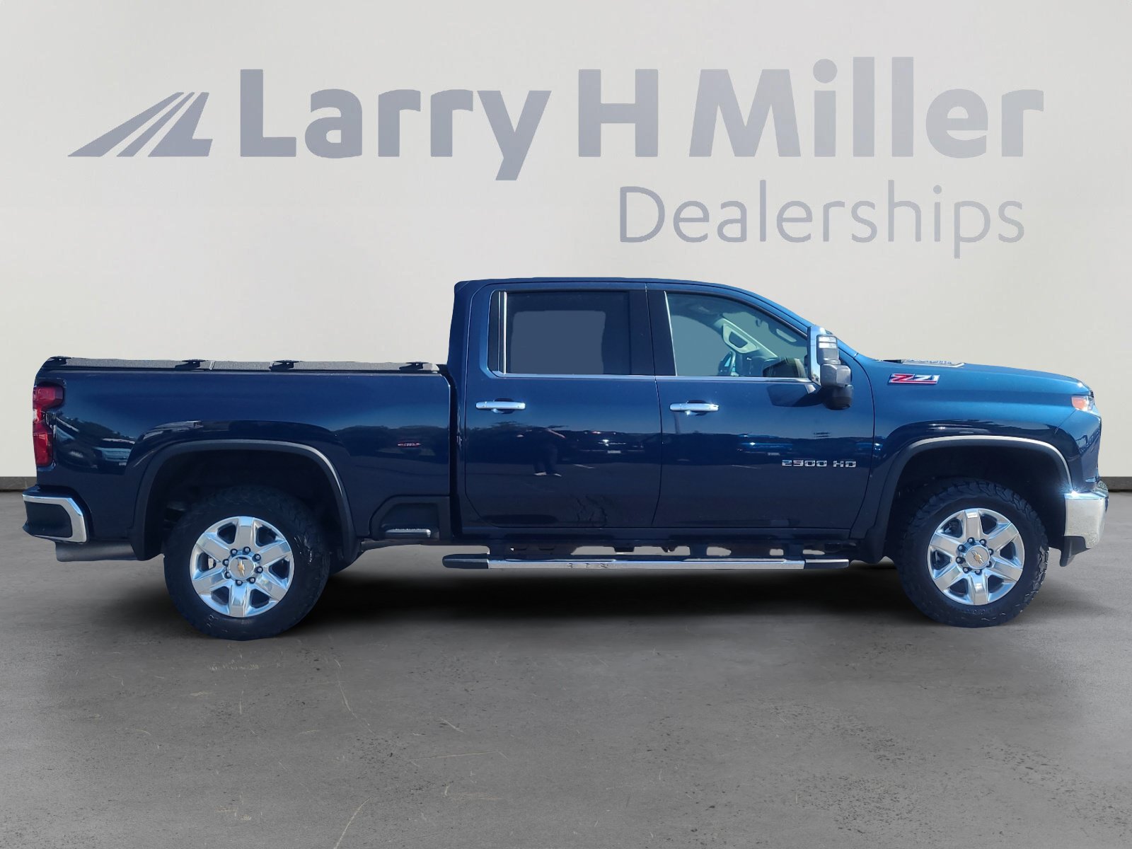 Used 2022 Chevrolet Silverado 2500 LTZ w/ LTZ Plus Package AWD/4WD image 6