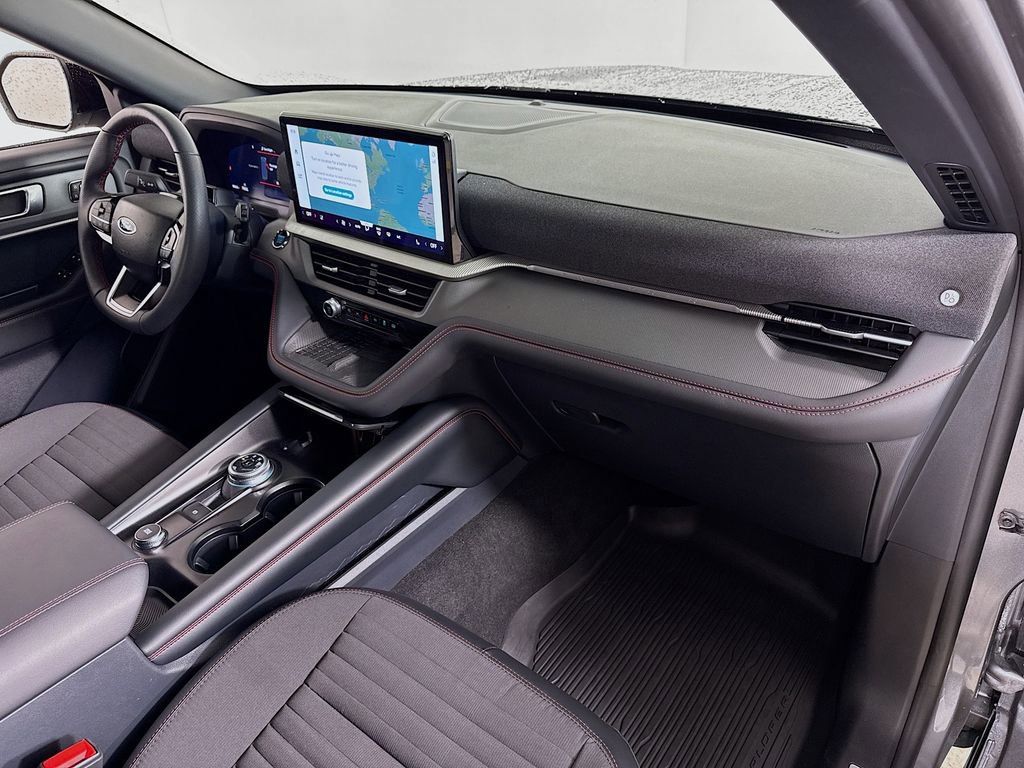 Certified 2025 Ford Explorer ST-Line w/ Premium Package image 32