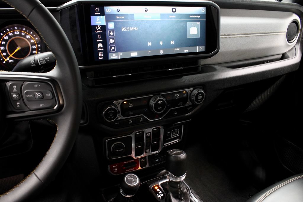 Used 2024 Jeep Gladiator Sport AWD/4WD image 32