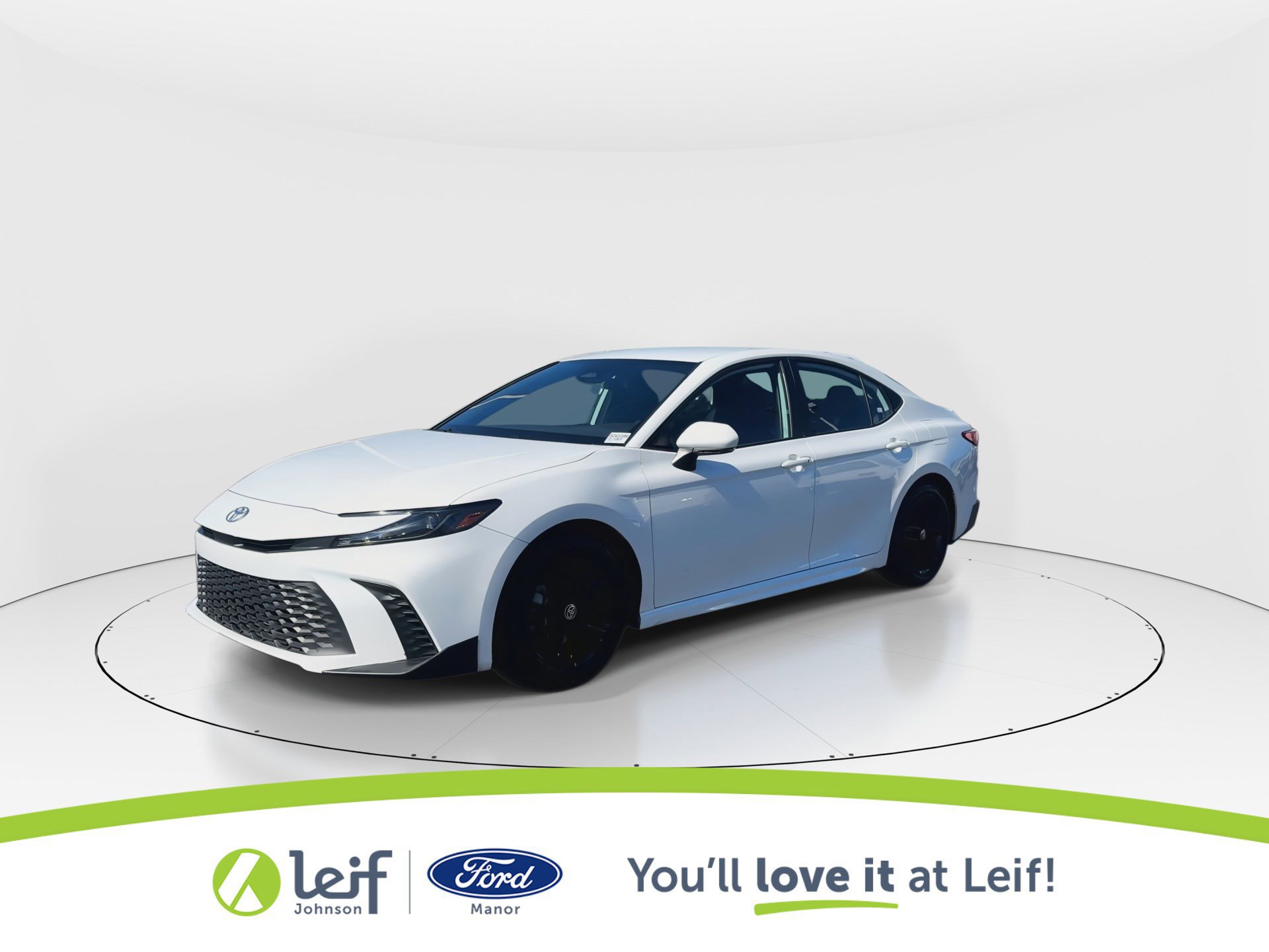 Used 2025 Toyota Camry SE image 8