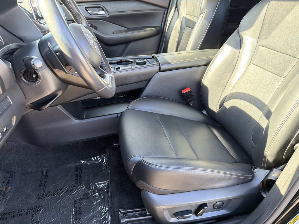 Used 2023 Nissan Rogue SL image 21