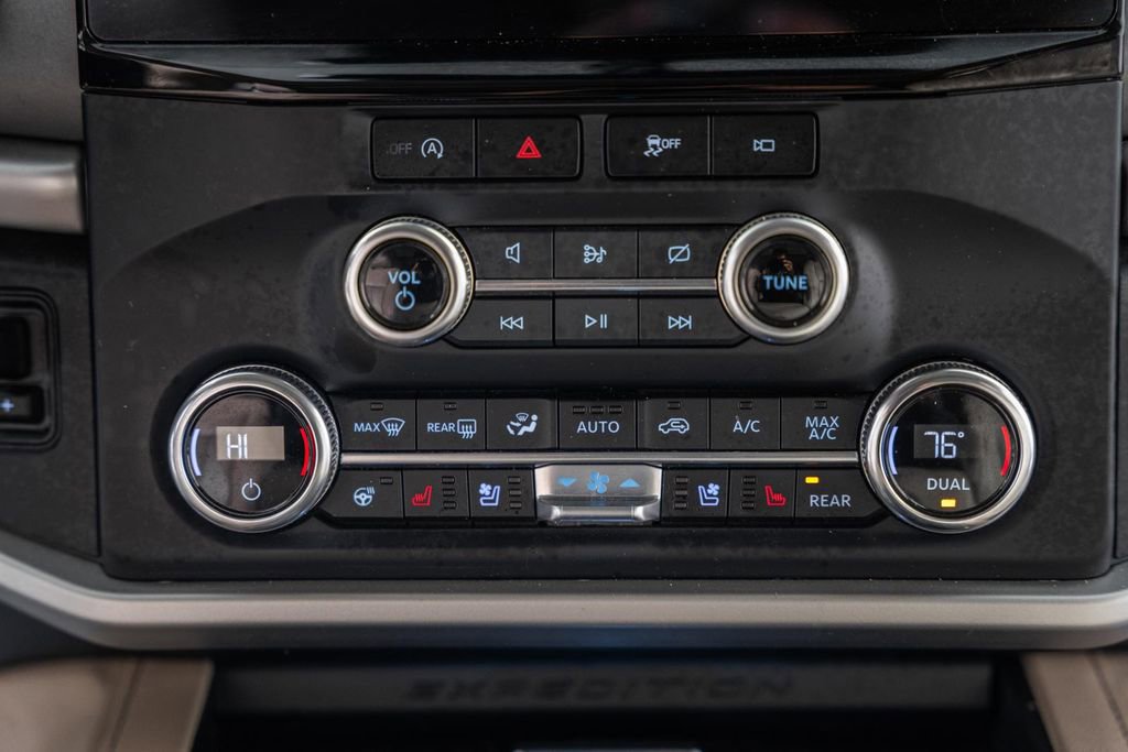 Certified 2023 Ford Expedition Max XLT image 28
