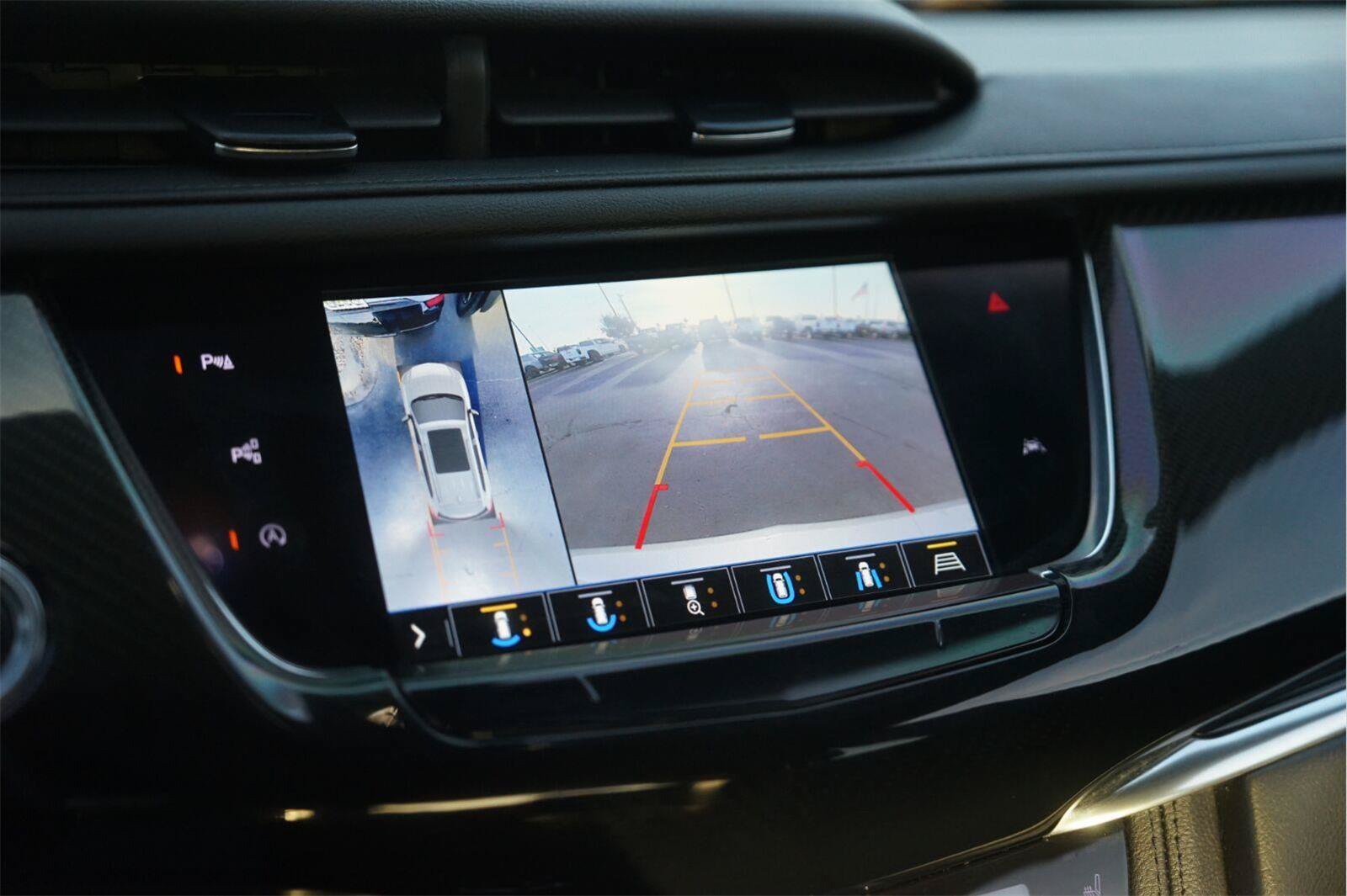 Used 2020 Cadillac XT6 Sport AWD/4WD image 30