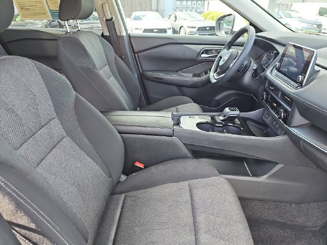 Used 2024 Nissan Rogue SV FWD image 12