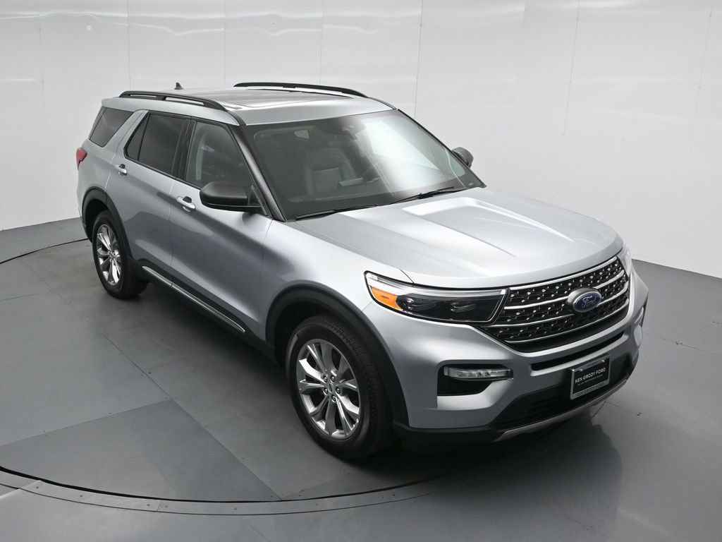 Certified 2023 Ford Explorer XLT w/ Equipment Group 202A AWD/4WD image 38