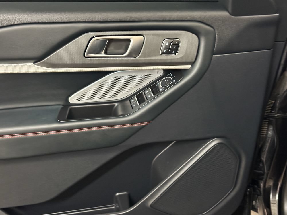 Certified 2025 Ford Explorer ST AWD/4WD image 23