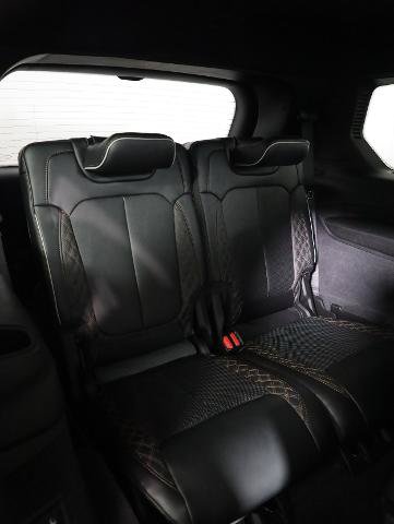 Used 2024 Jeep Grand Cherokee L Summit w/ High Altitude Package AWD/4WD image 12
