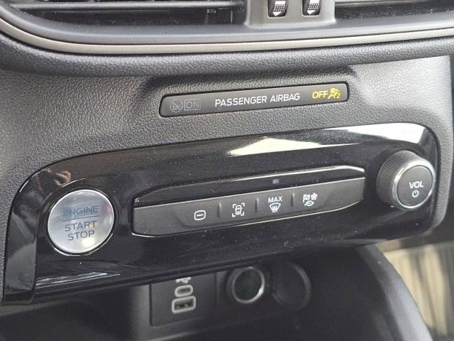 Certified 2025 Ford Escape SE FWD image 24