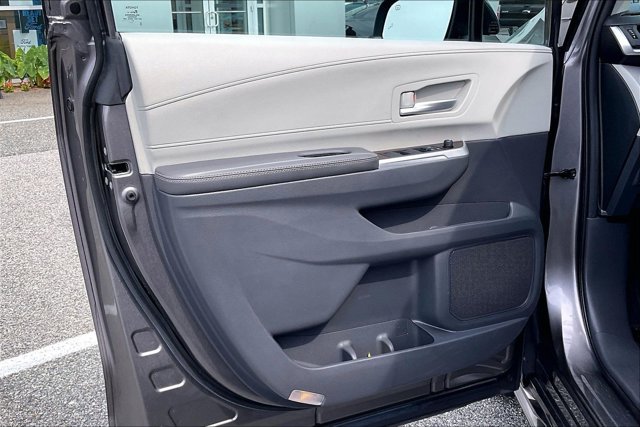 Used 2021 Toyota Sienna XLE FWD image 22