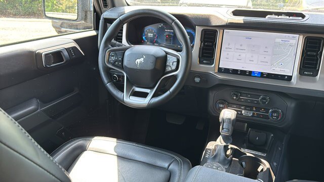 Certified 2025 Ford Bronco Outer Banks AWD/4WD image 18