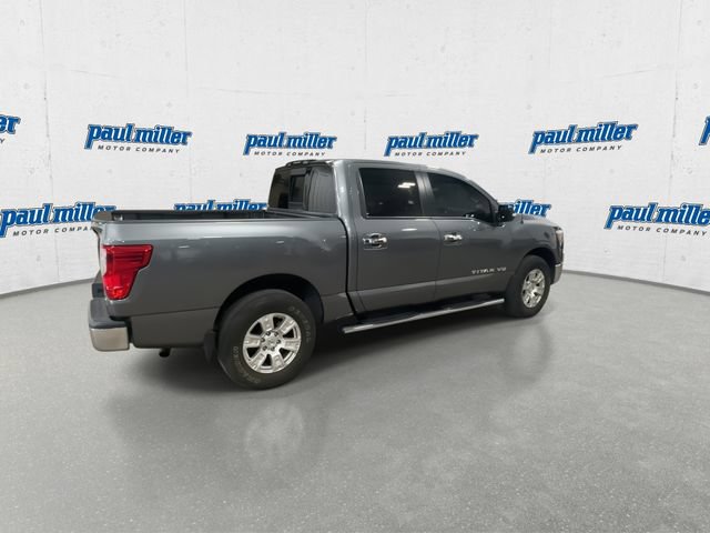Used 2018 Nissan Titan SV AWD/4WD image 11