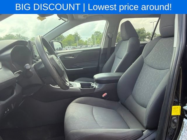Used 2019 Toyota RAV4 XLE w/ Carpet Mat Package AWD/4WD image 24