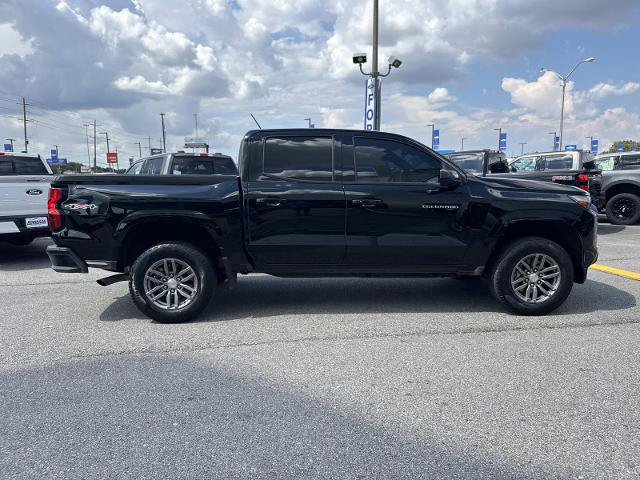 Used 2023 Chevrolet Colorado LT w/ LT Convenience Package II AWD/4WD image 4