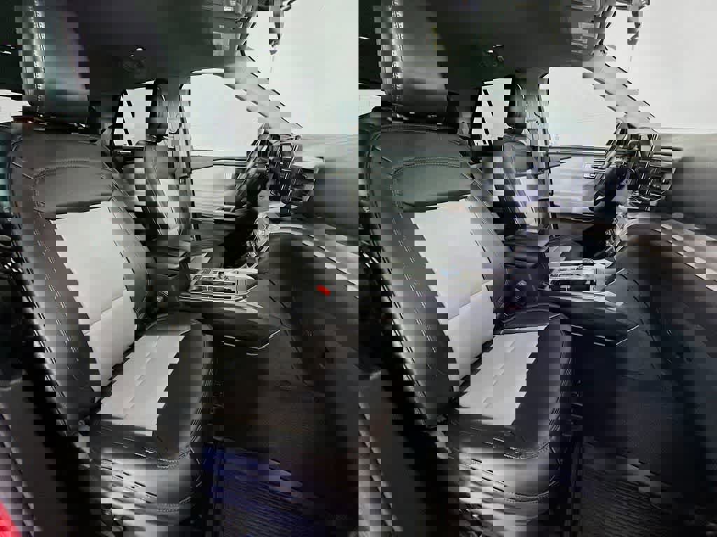 Certified 2023 Ford Explorer XLT w/ Equipment Group 202A image 15