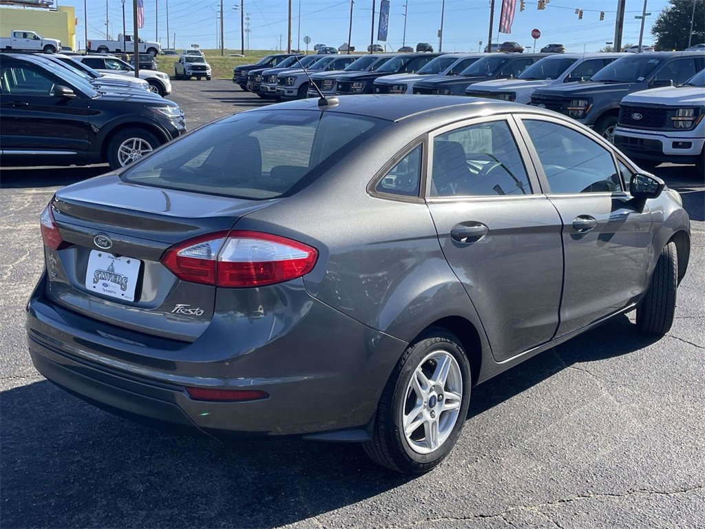 Certified 2018 Ford Fiesta SE image 3