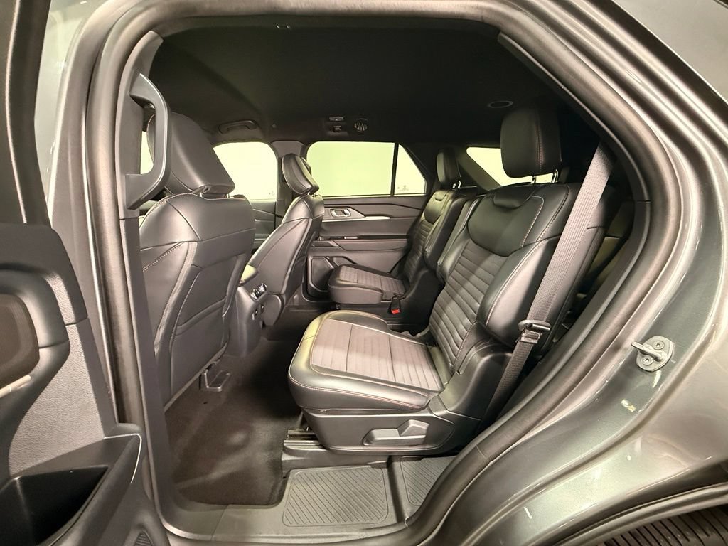 Certified 2025 Ford Explorer ST-Line AWD/4WD image 19