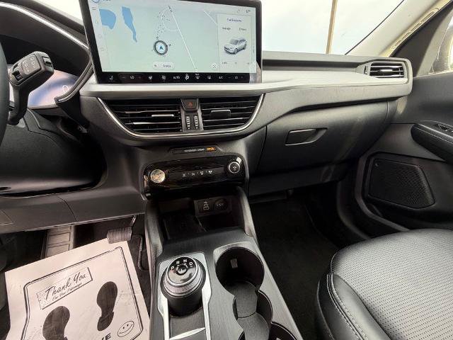 Certified 2025 Ford Escape Platinum AWD/4WD image 30