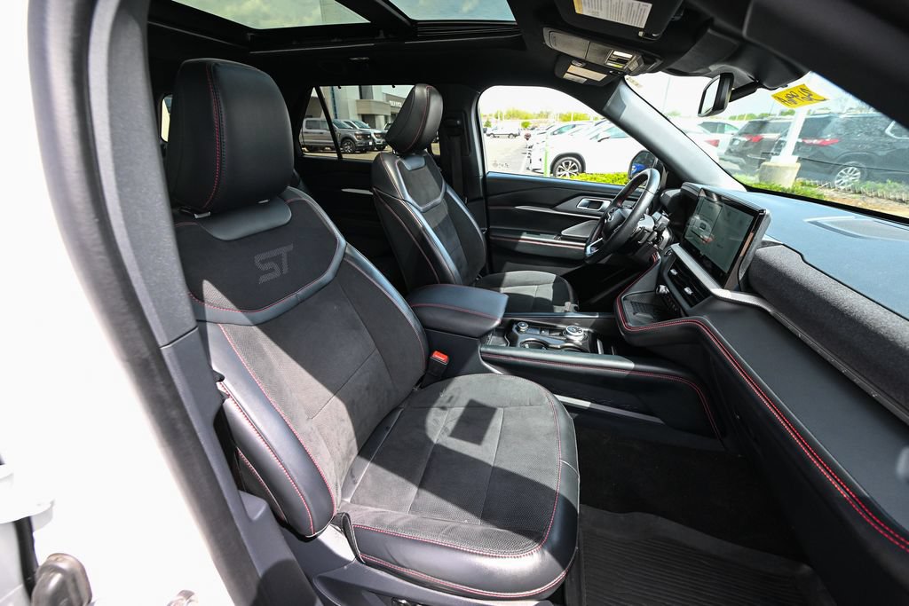 Certified 2025 Ford Explorer ST AWD/4WD image 27