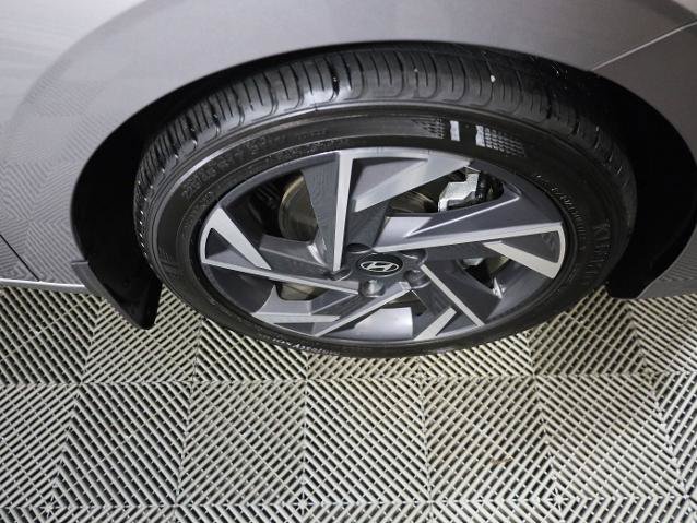 Used 2025 Hyundai Elantra Sport FWD image 31