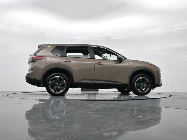 Used 2025 Nissan Rogue SV FWD image 32