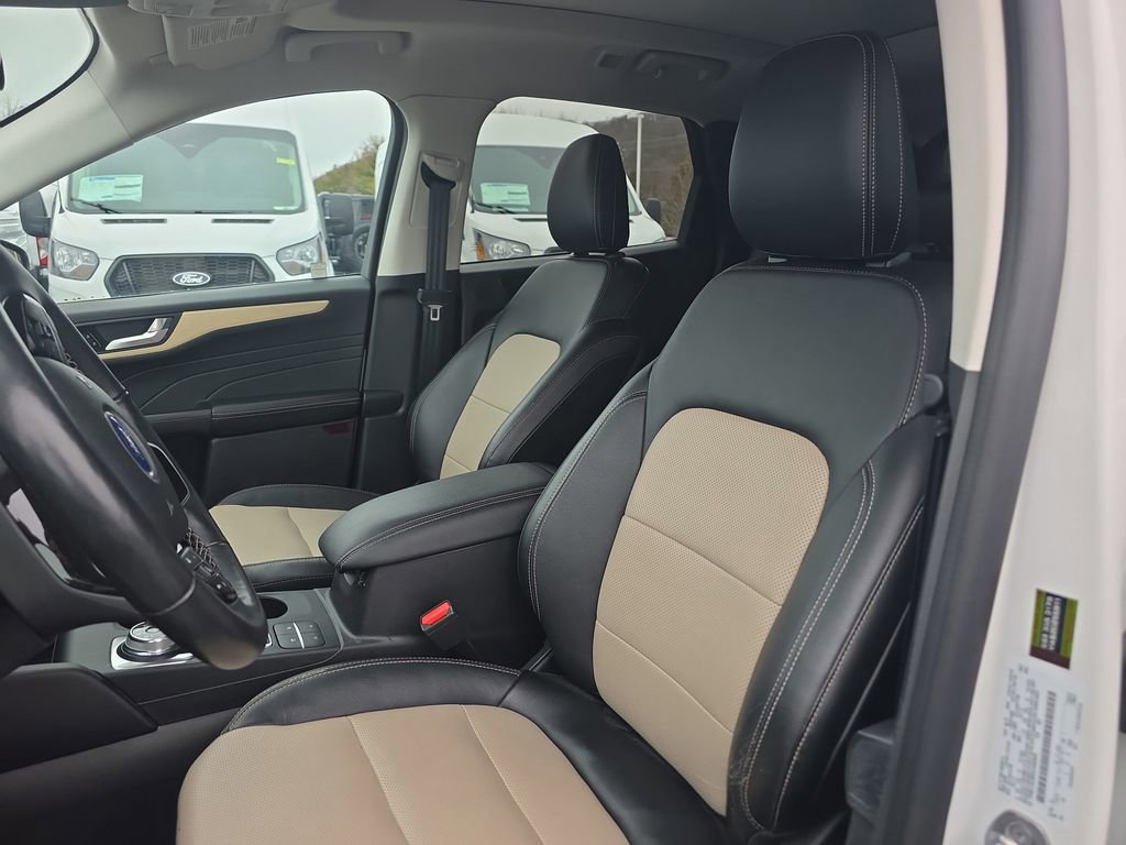 Certified 2022 Ford Escape Titanium w/ Titanium Elite Package image 35