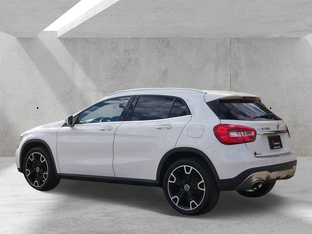 Used 2018 Mercedes-Benz GLA 250 4MATIC image 4