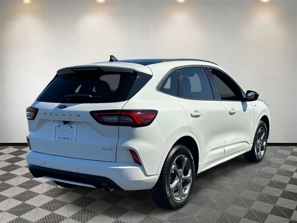 Certified 2024 Ford Escape ST-Line w/ Tech Pack #1 AWD/4WD image 4