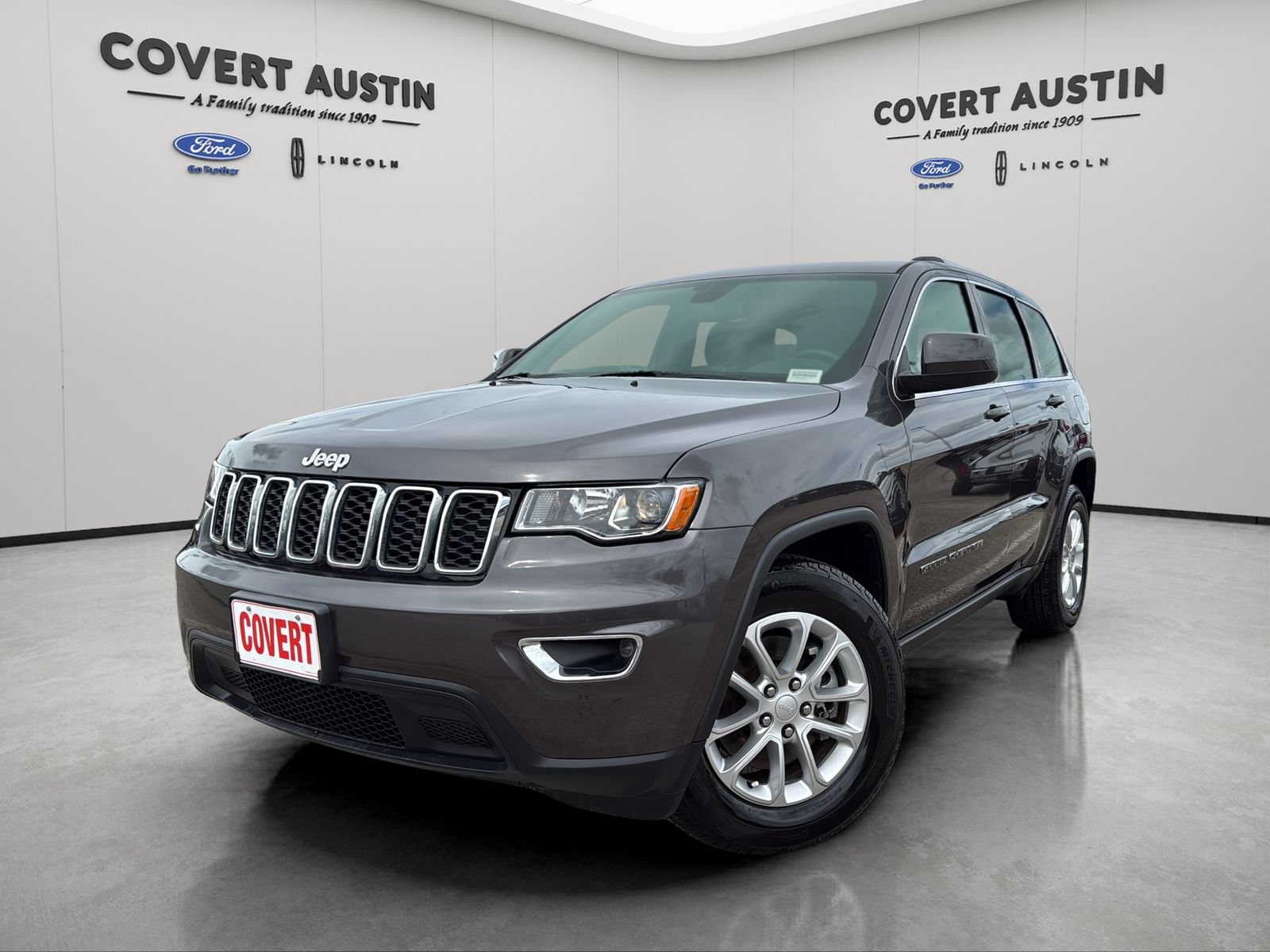 Used 2021 Jeep Grand Cherokee Laredo RWD image 1