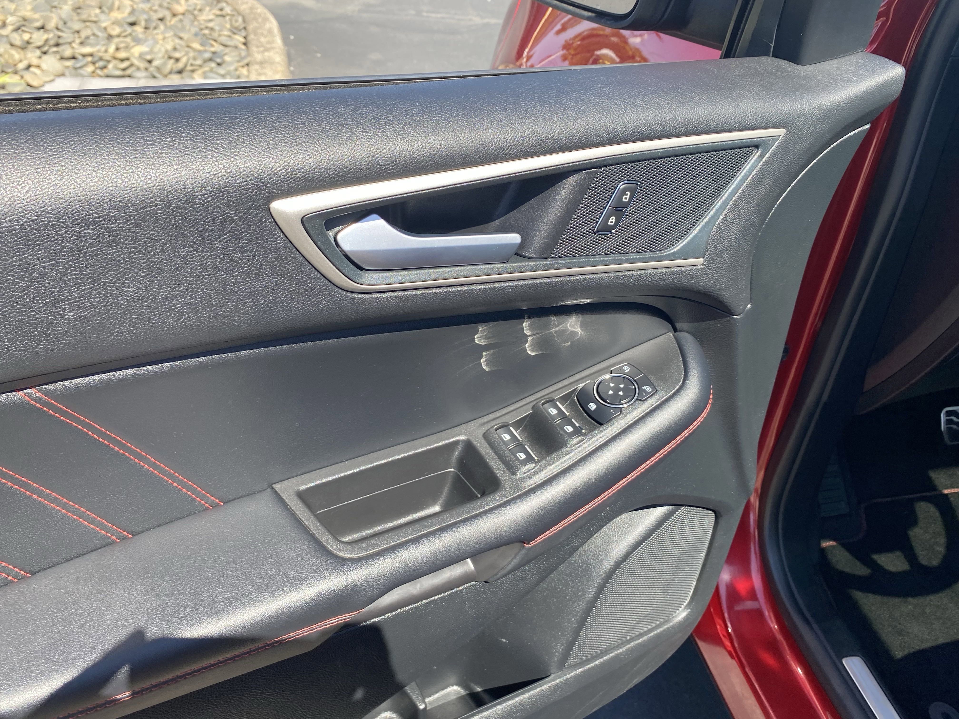 Certified 2024 Ford Edge ST-Line w/ Class II Trailer Tow Package image 16