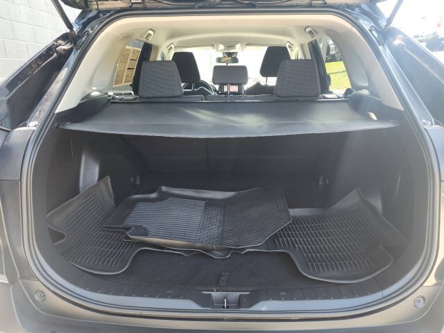 Used 2022 Toyota RAV4 LE AWD/4WD image 13