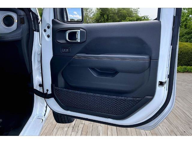 Used 2025 Jeep Wrangler Unlimited Sahara AWD/4WD image 23