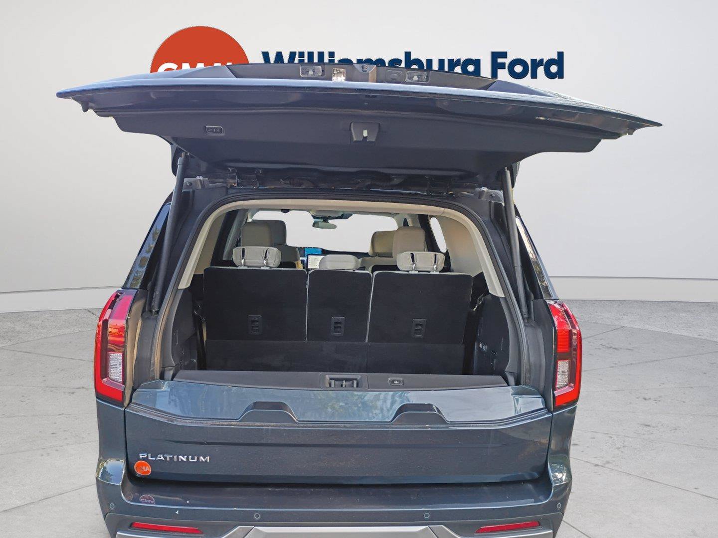 Certified 2025 Ford Expedition Platinum w/ Driver's Package AWD/4WD image 23