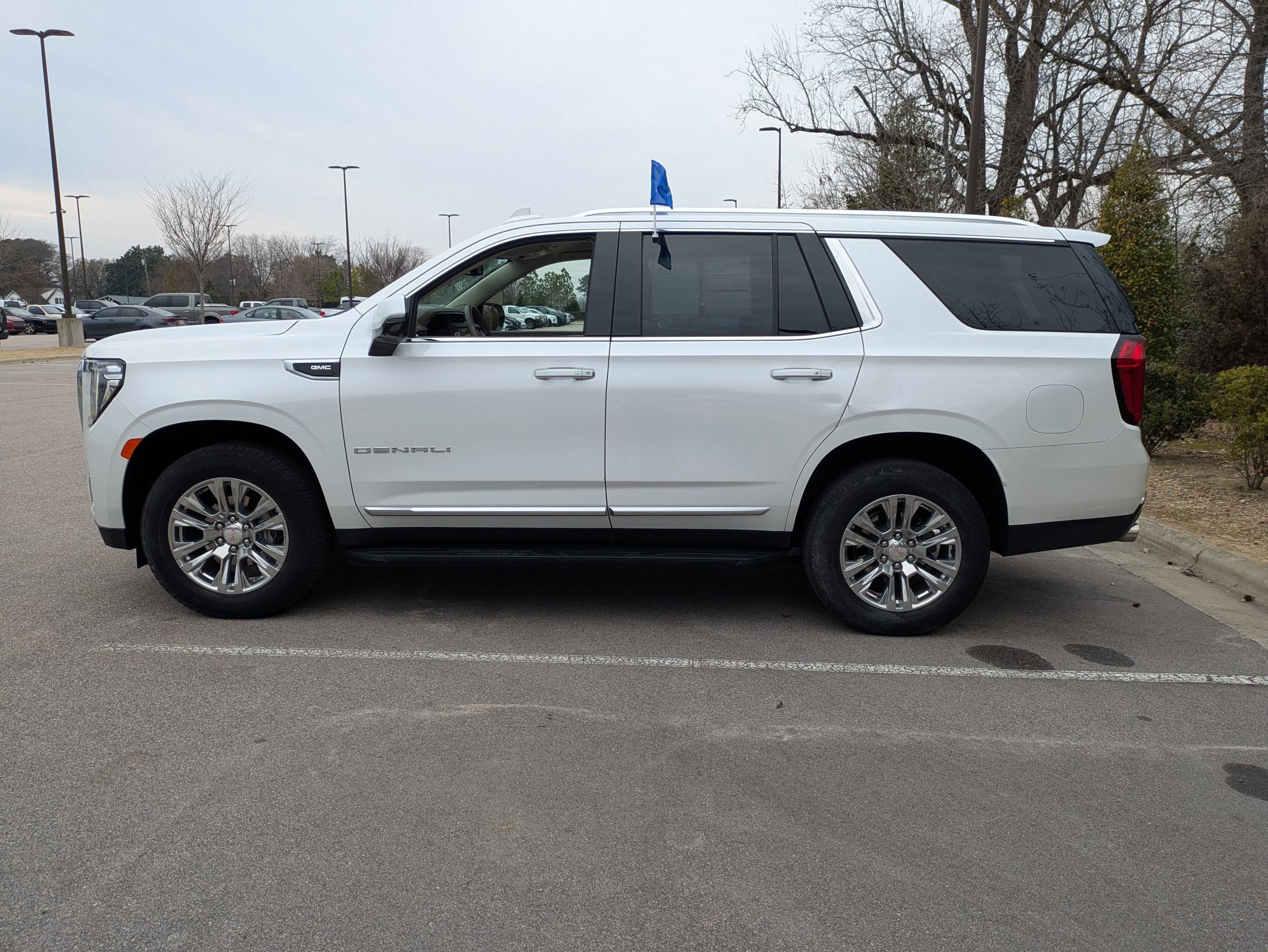 Used 2021 GMC Yukon Denali image 3