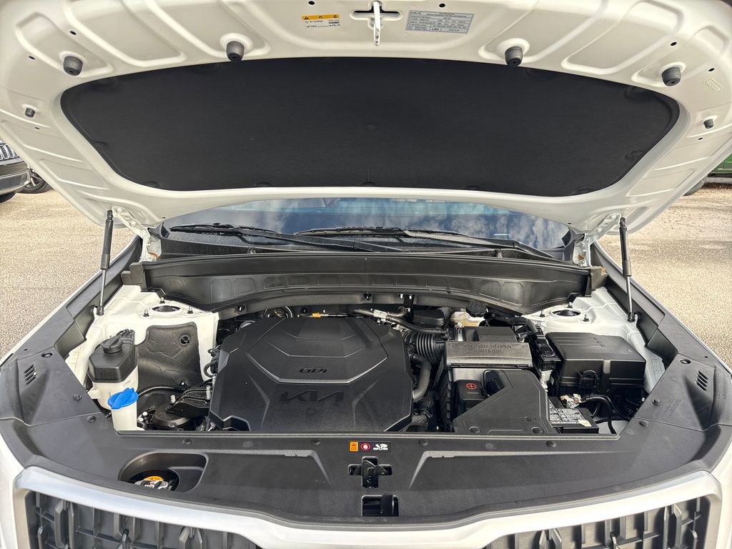 Used 2024 Kia Telluride EX w/ EX Captain's Chair Package image 31
