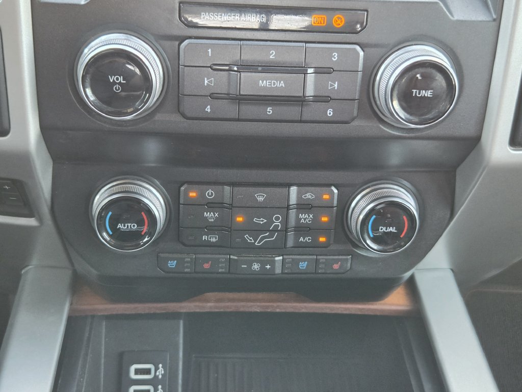 Certified 2019 Ford F350 King Ranch w/ King Ranch Ultimate Package AWD/4WD image 18