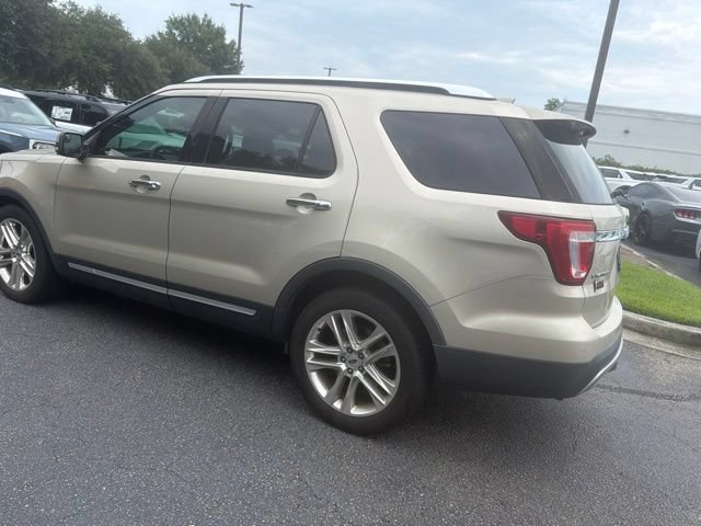 Certified 2017 Ford Explorer Limited FWD image 9