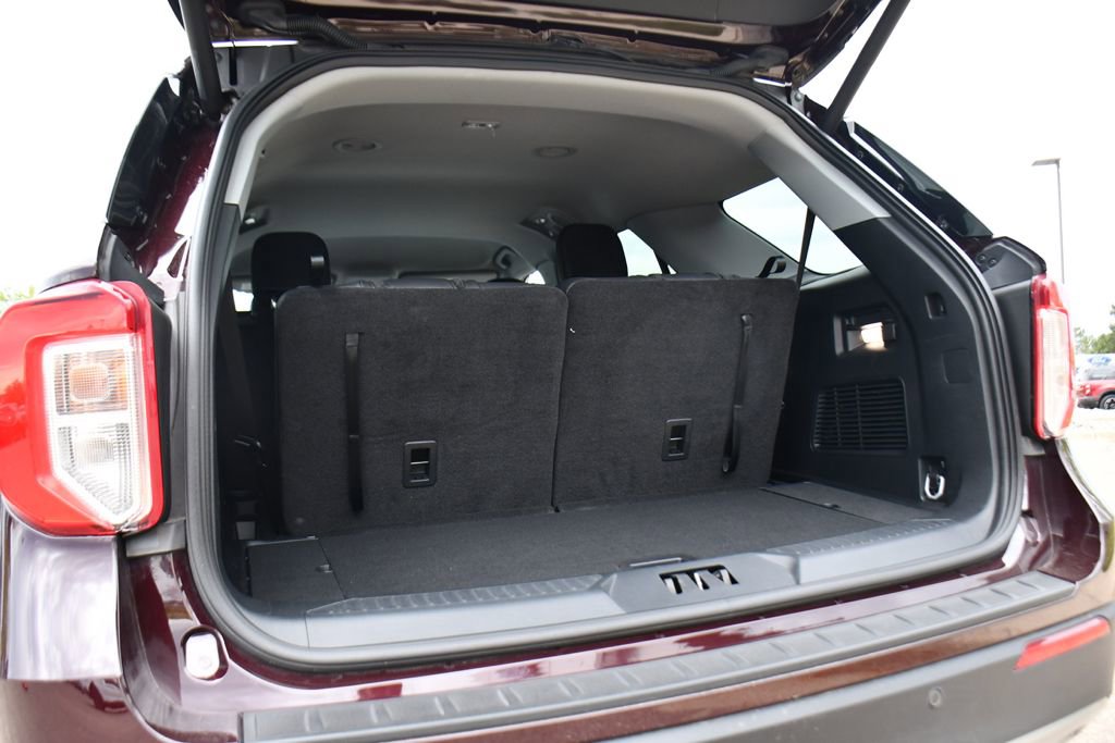 Certified 2023 Ford Explorer XLT w/ Equipment Group 202A AWD/4WD image 19