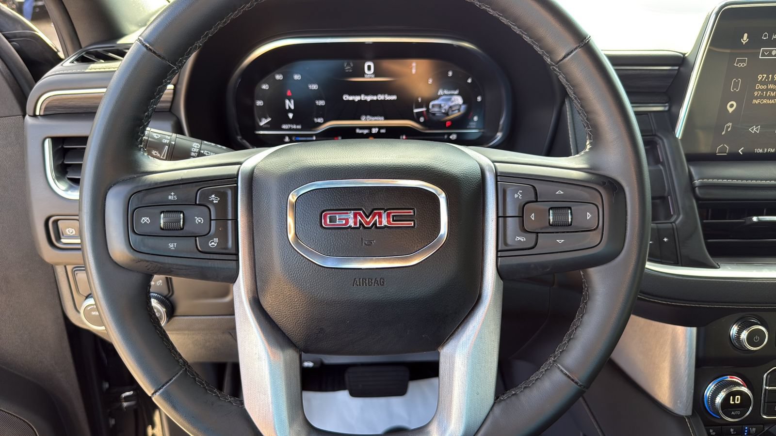 Used 2024 GMC Yukon SLT w/ SLT Luxury Package RWD image 14