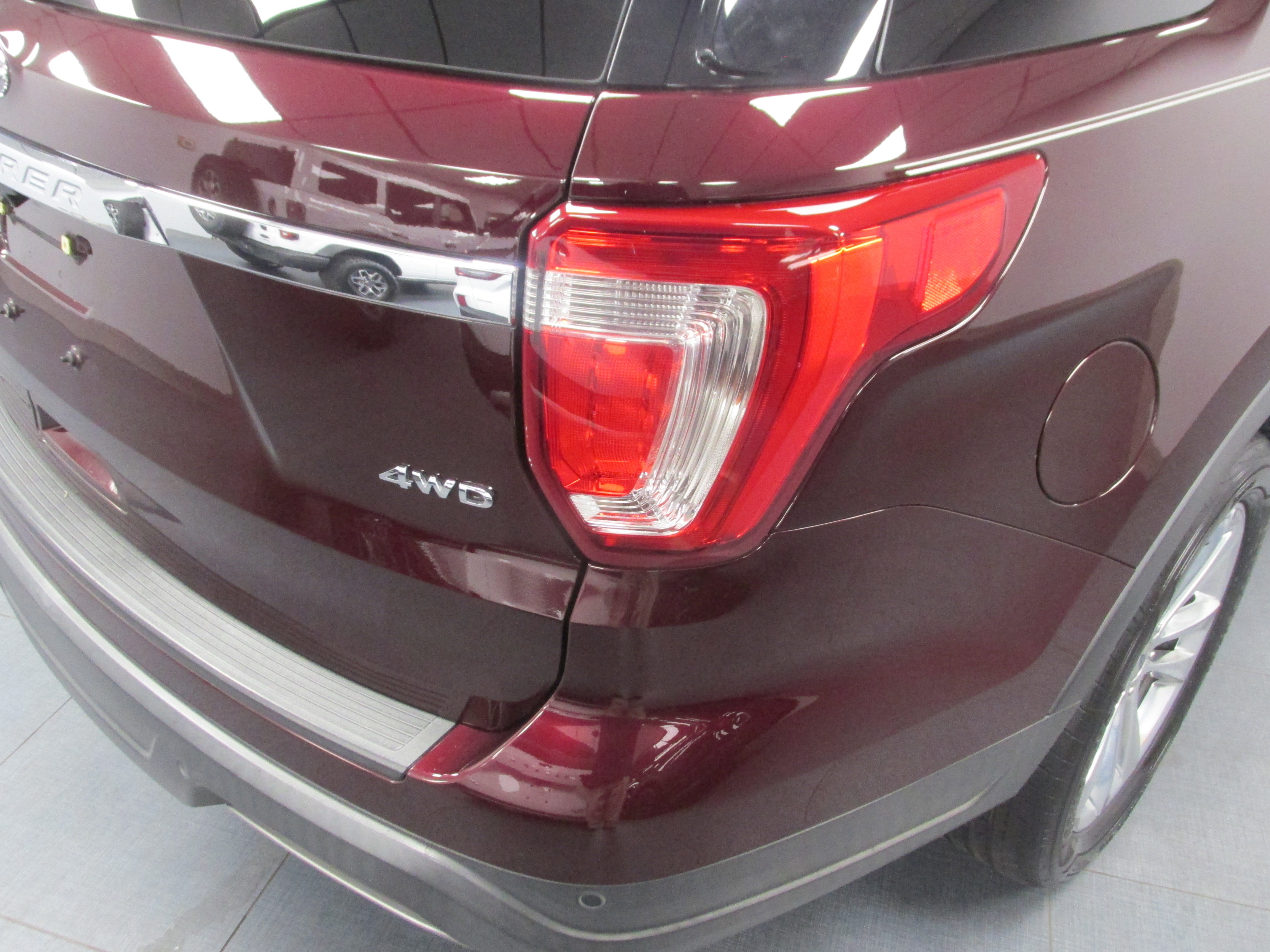 Certified 2019 Ford Explorer XLT w/ Equipment Group 202A image 11