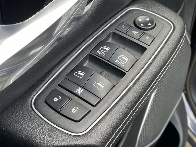 Used 2021 RAM 1500 Laramie AWD/4WD image 14