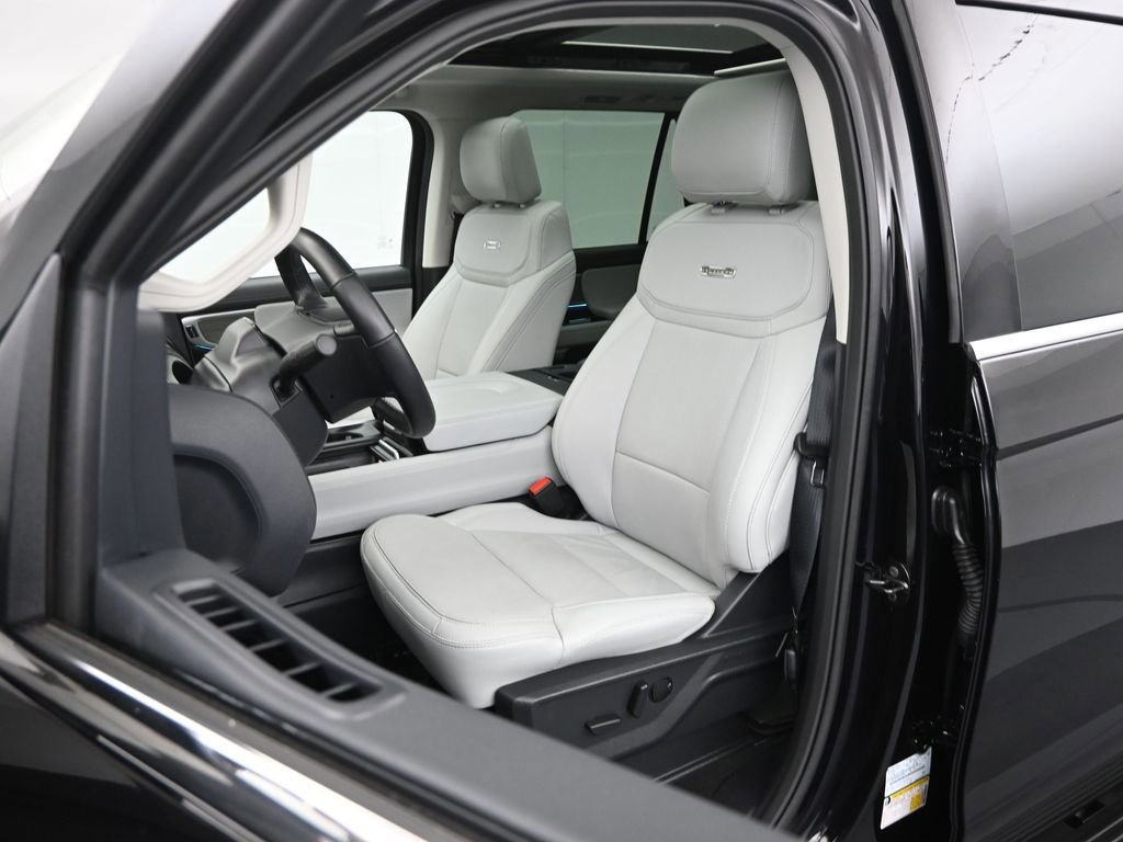 Certified 2025 Ford Expedition Max Platinum image 36