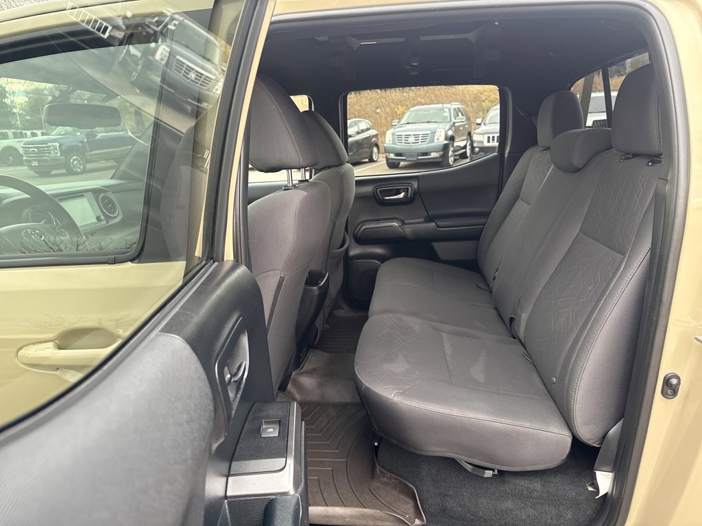 Used 2017 Toyota Tacoma TRD Off-Road image 22